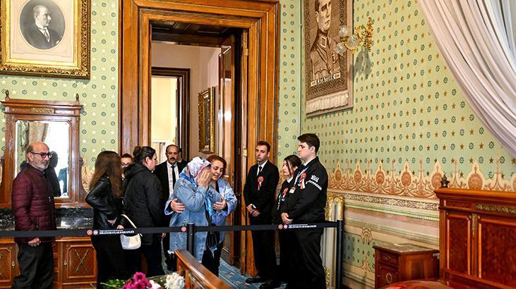 Binlerce kişi Dolmabahçe'ye akın etti