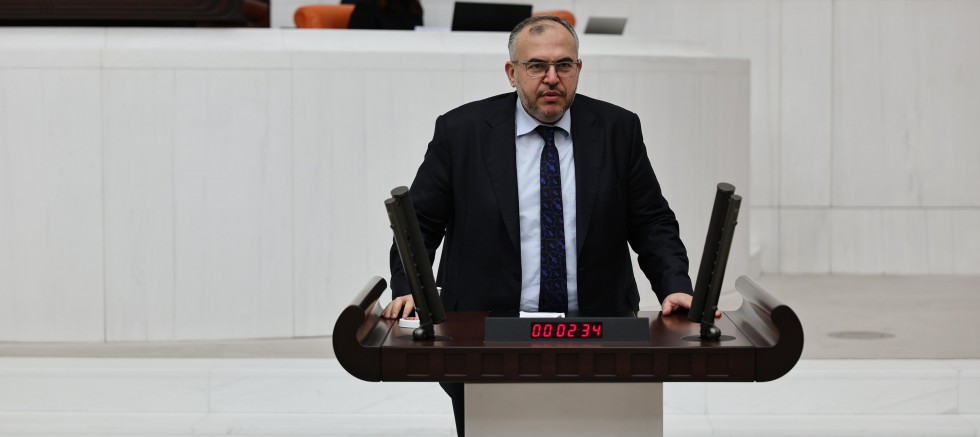 İçişleri Bakanlığının onayıyla kurulan sendikalara üye olduğu için on binlerce insan KHK ile ihraç edildi