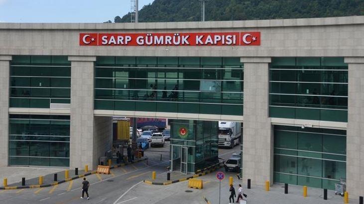 Sarp Sınır Kapısı'ndan 1 milyona yakın yolcu geçti