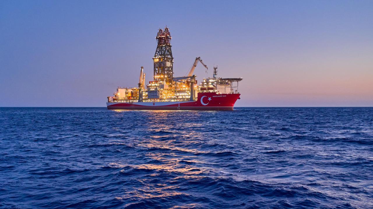 Abdülhamid Han gemisi, yılın ilk keşif sondajına başladı