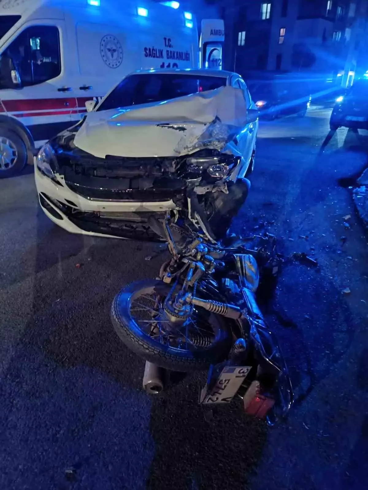 Hatay'da Motosiklet Kazası: Sürücü Yaralandı