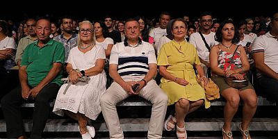 12 NUMARALI ADAM EXPO SAHNELERİNDE