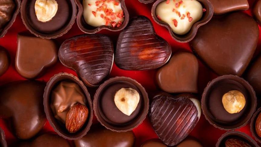 Tüketicilere bayramlık çikolata ve şeker alışverişinde açıkta satılan ürün uyarısı